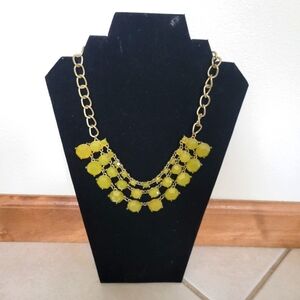 Chunky Gold Tone Facet Jewel Green Necklace
